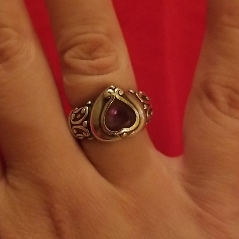 EUC Brighton Amethyst & Silver Ring (sz 8)